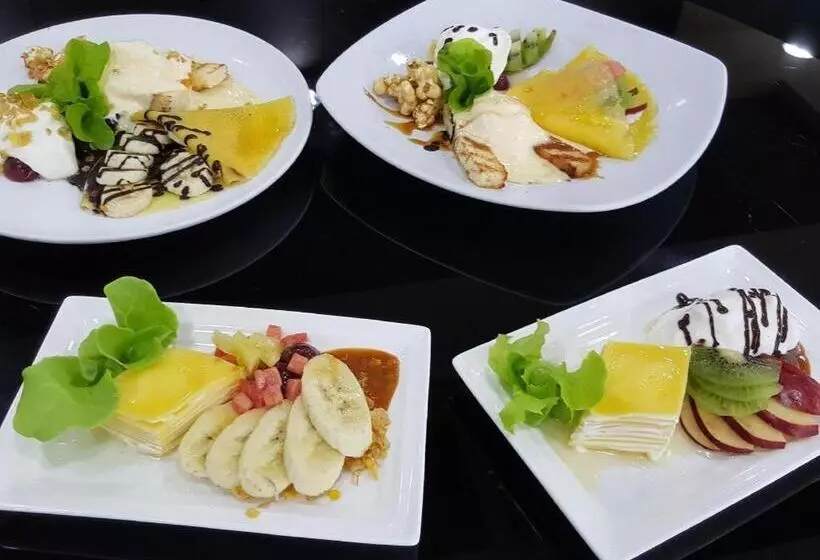 Отель The Peak Boutique