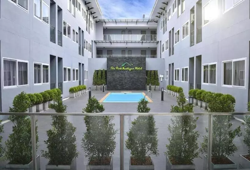 Отель The Peak Boutique