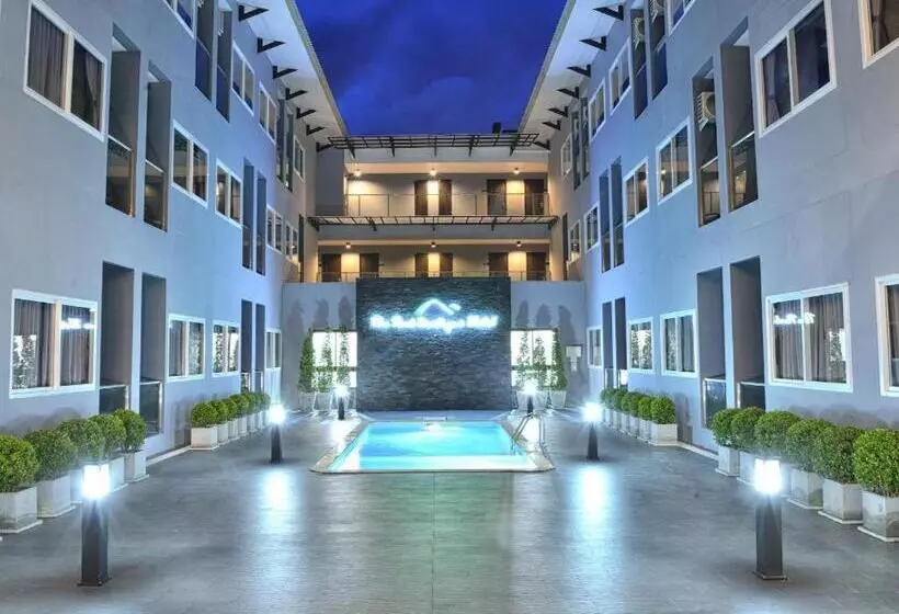 Отель The Peak Boutique