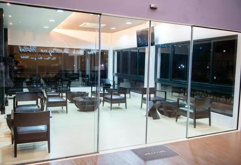 Отель The Peak Boutique