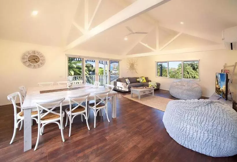 Мотель Boathouse Resort Studios And Suites