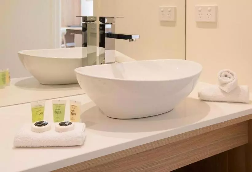 Мотель Boathouse Resort Studios And Suites