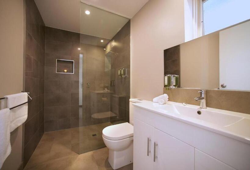 فندق على الطريق Boathouse Resort Studios And Suites