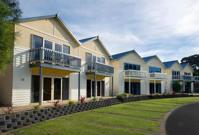 Мотель Boathouse Resort Studios And Suites