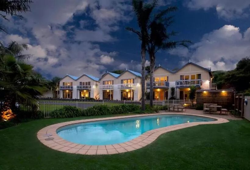 Мотель Boathouse Resort Studios And Suites