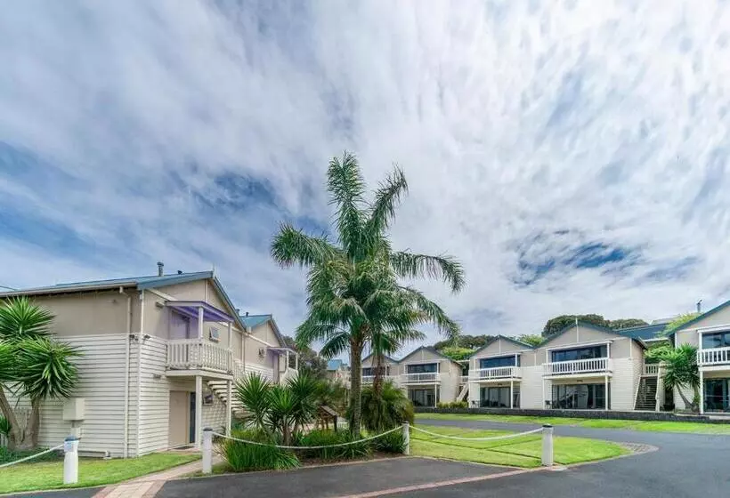 Мотель Boathouse Resort Studios And Suites