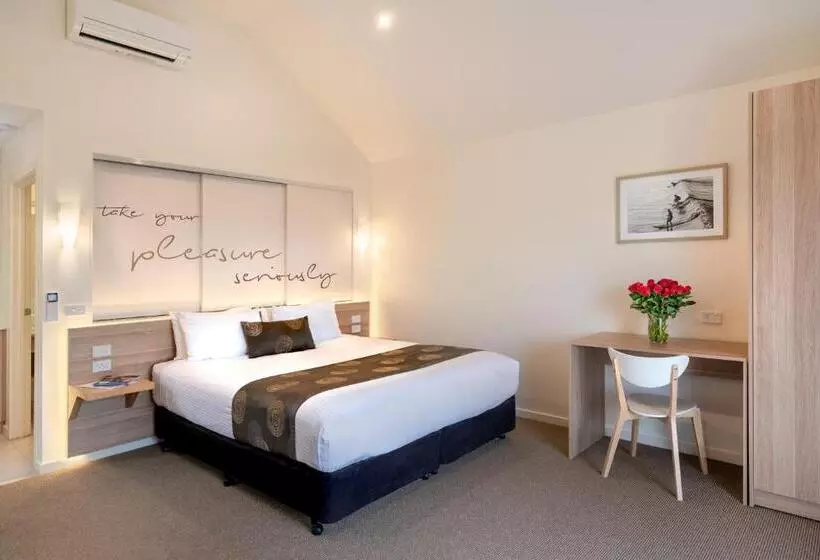 Мотель Boathouse Resort Studios And Suites