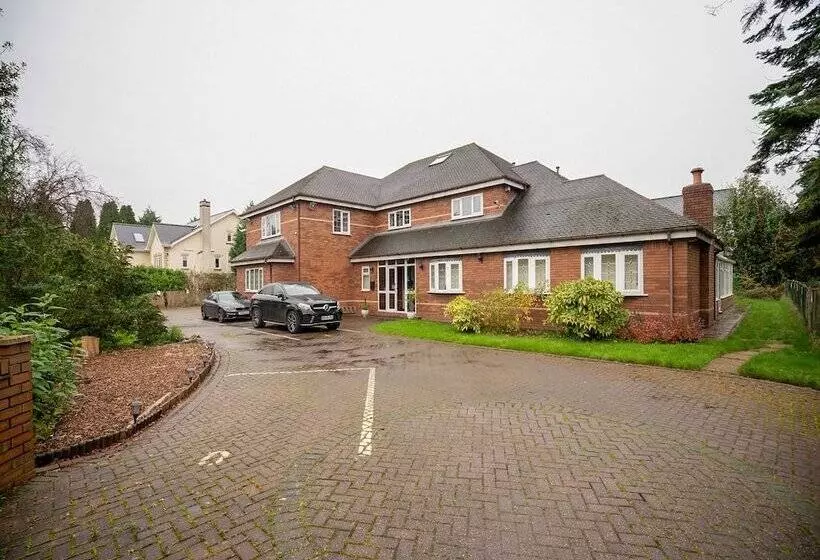 بنسيون Oakcroft Guesthouse Manchester Airport