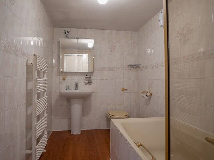 ペンション Oakcroft Guesthouse Manchester Airport