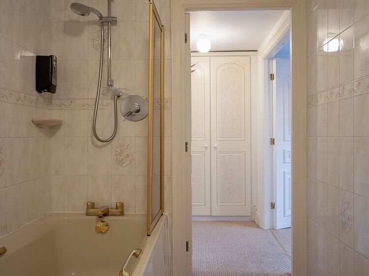 ペンション Oakcroft Guesthouse Manchester Airport