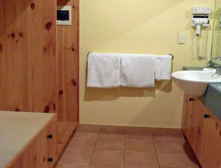 Coonawarra Place Motor Inn