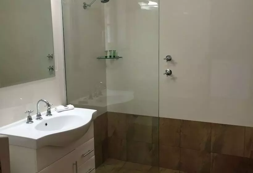 Coonawarra Place Motor Inn