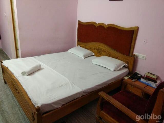 Hostal Sambit Royale