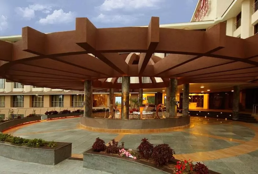 ホテル Aakar Lords Inn Saputara