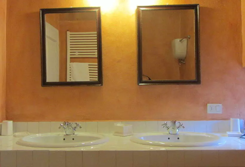 فندق Agriturismo Podere Pratovecchio