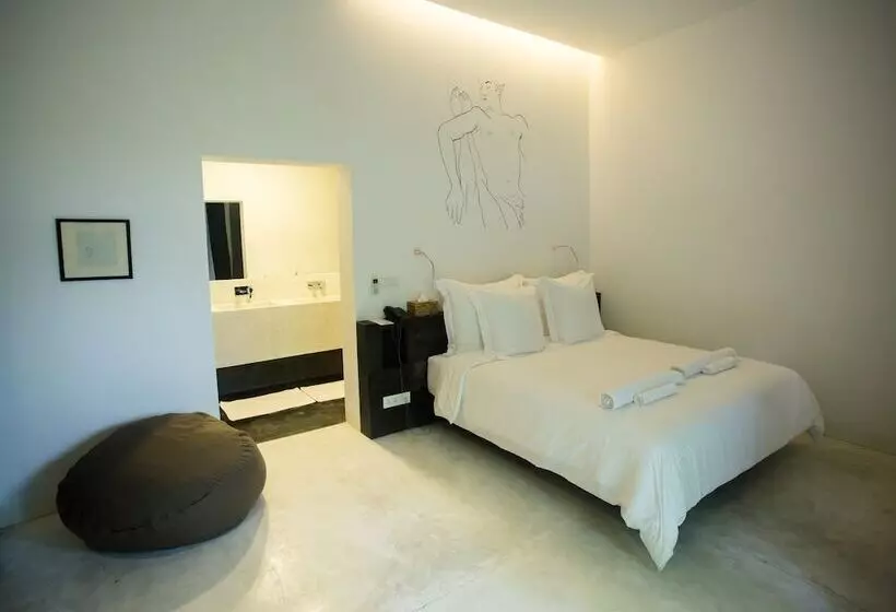 Отель Arthur&paul   Caters To Men