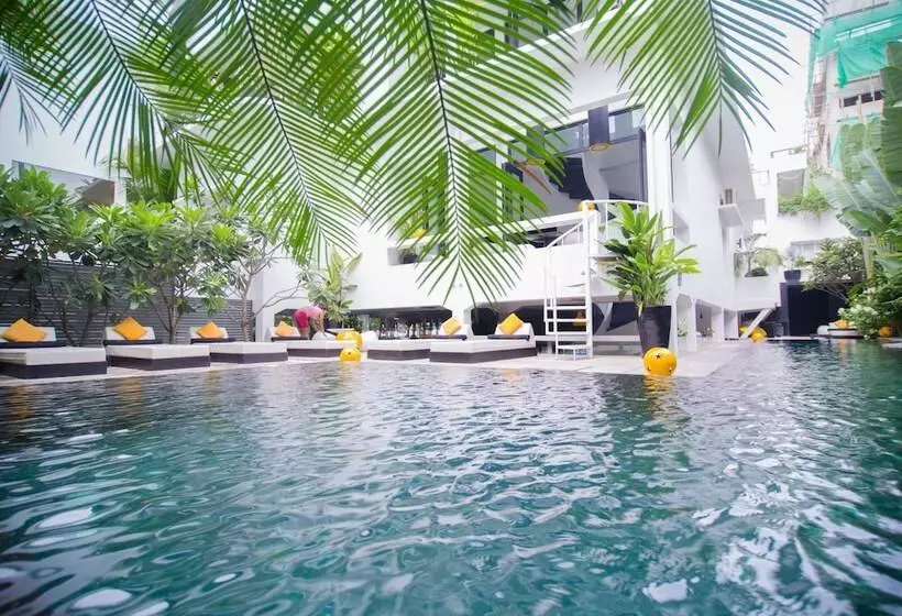 Отель Arthur&paul   Caters To Men