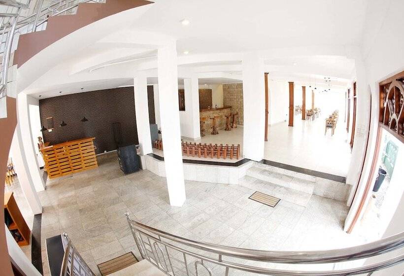 בית מלון כפרי C Negombo