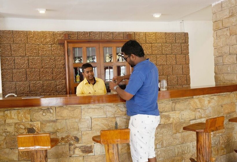 בית מלון כפרי C Negombo