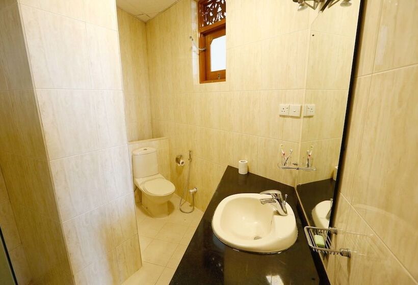 בית מלון כפרי C Negombo