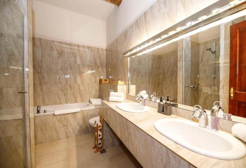 호텔 Dvůr Pecínov