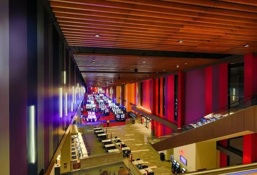 Отель Harrah S Cherokee Valley River Casino &