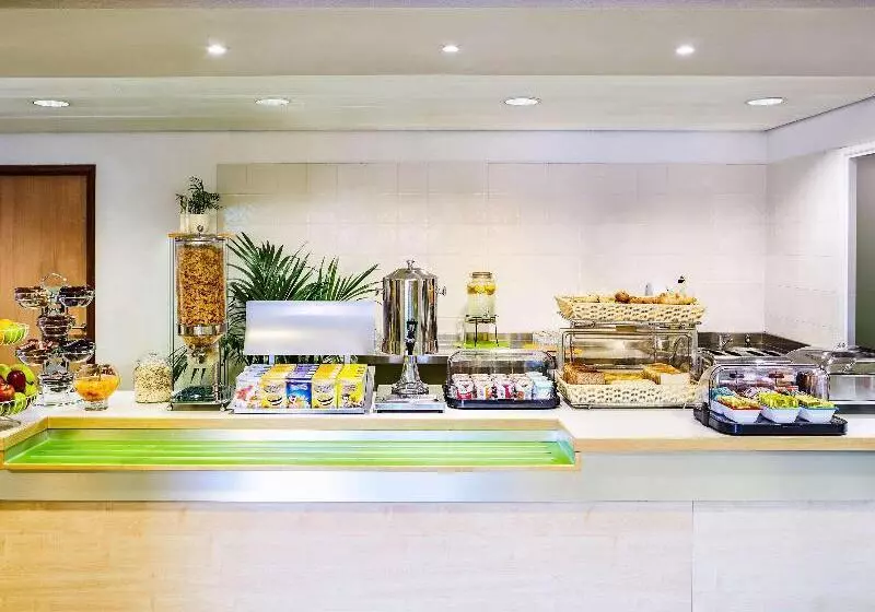 هتل Ibis Budget Leicester