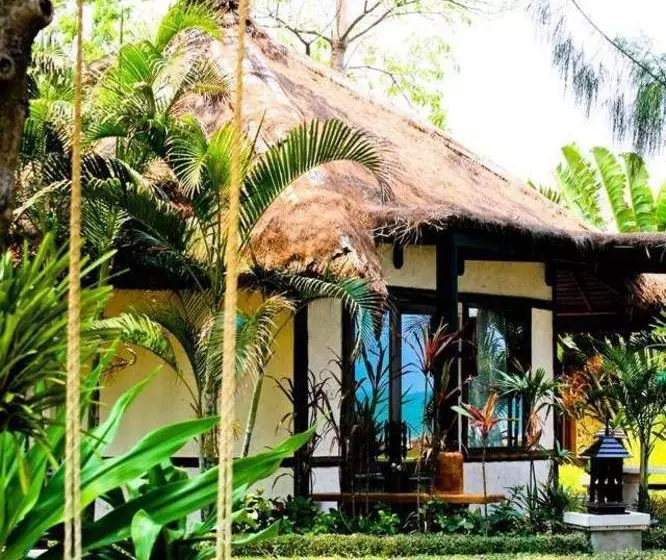 هتل Puktien Cabana Beach Resort And Residence