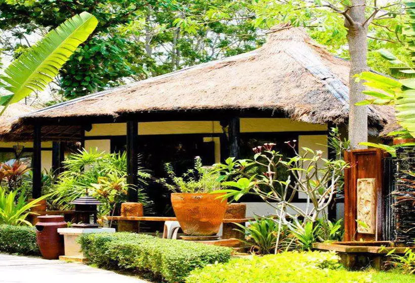 هتل Puktien Cabana Beach Resort And Residence