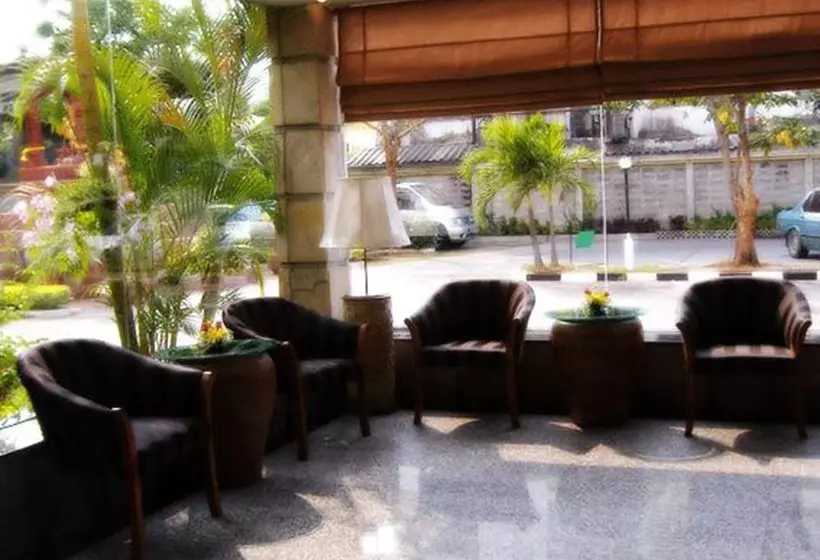 هتل The Airport