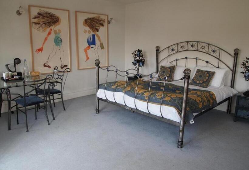 בית מלון כפרי The Weir