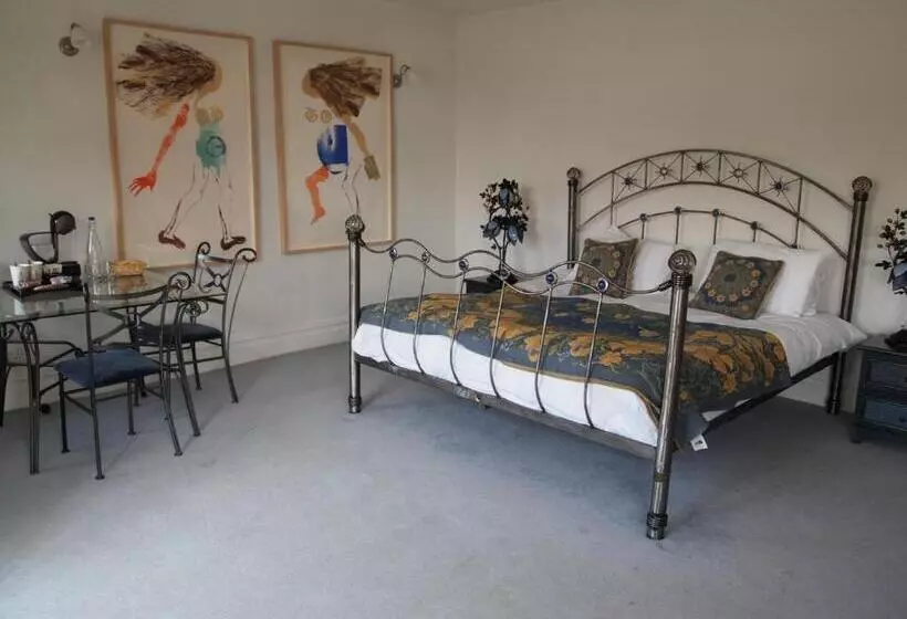 בית מלון כפרי The Weir