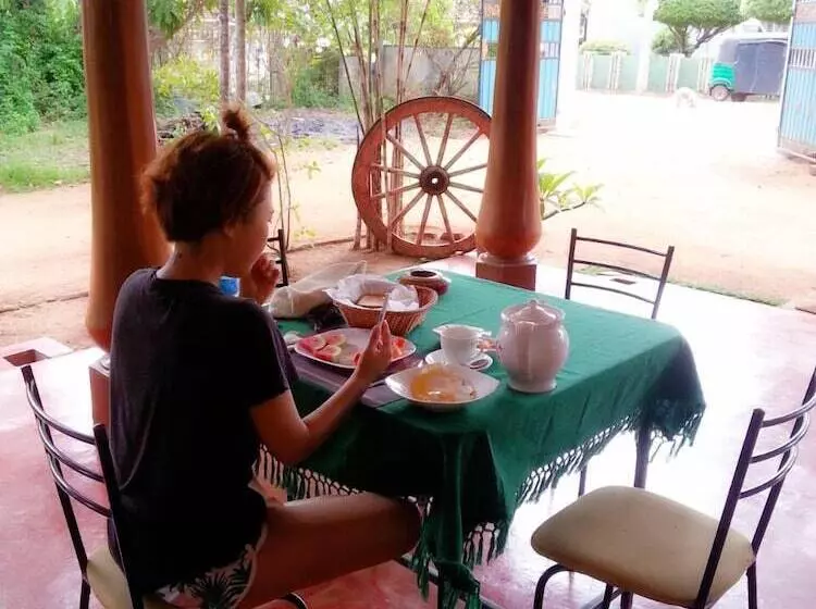 膳宿费 Saubagya Inn