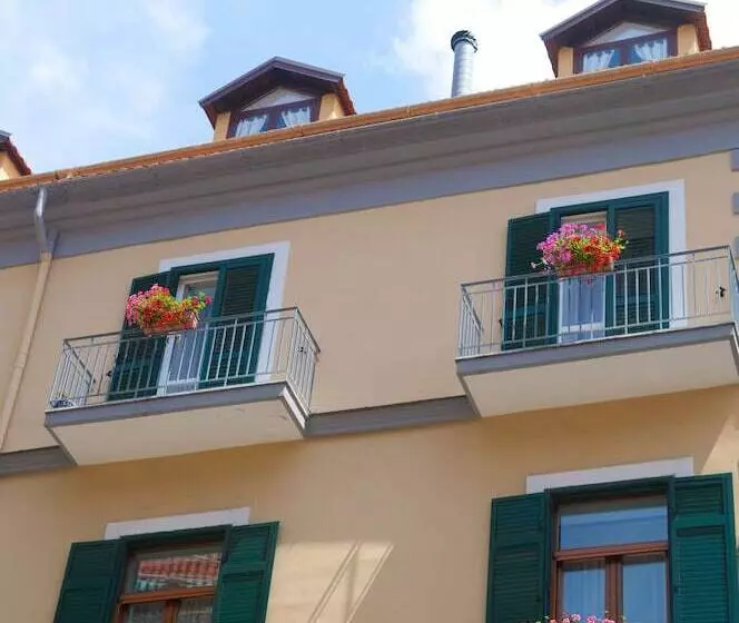 تختخواب و صبحانه Tetto Fiorito