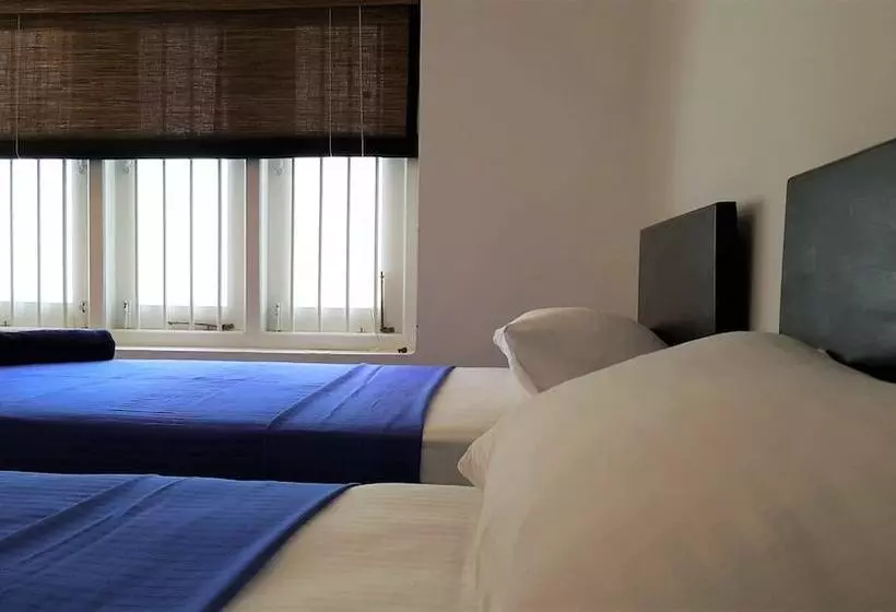 Hangover Hostels Seeduwa