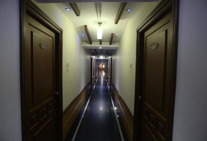 簡易ホテル Royal Sathyam