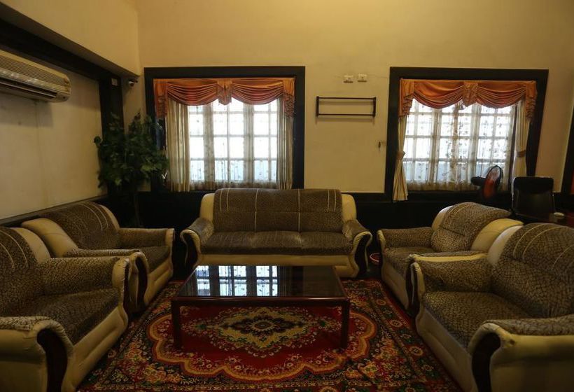 簡易ホテル Royal Sathyam