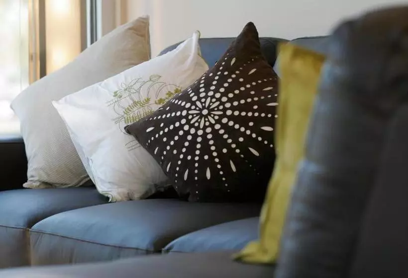 Hotel 104 On Merri Apartments