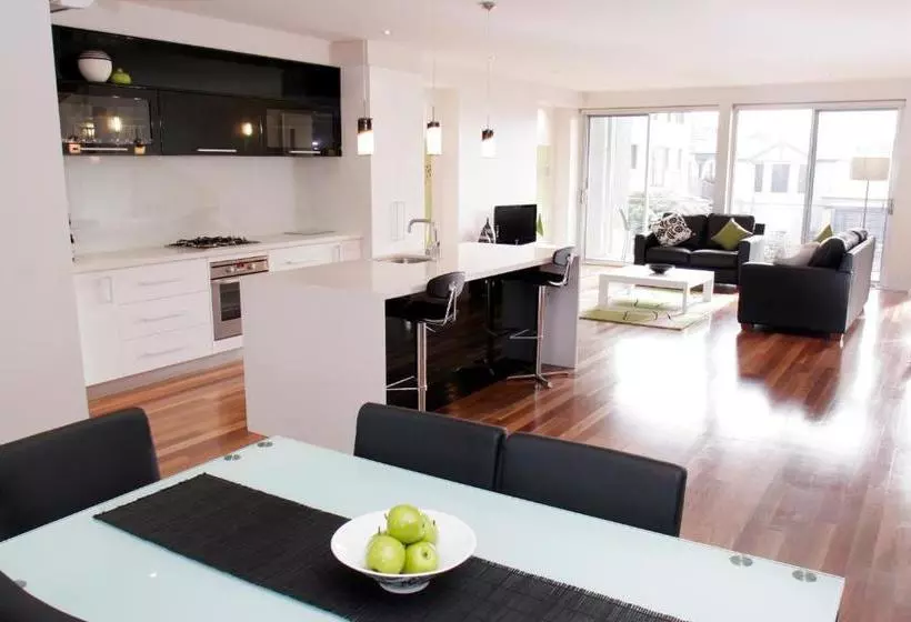 Hotel 104 On Merri Apartments