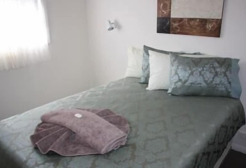 호텔 Bay View Holiday Village