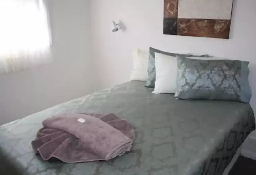 호텔 Bay View Holiday Village