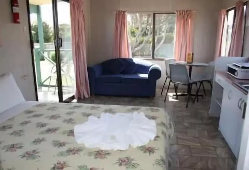 호텔 Bay View Holiday Village