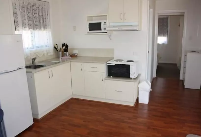 호텔 Bay View Holiday Village