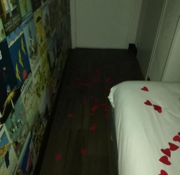 Отель F1 Aix En Provence Sainte Victoire