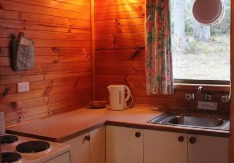 Hotel Gumleaves Bush Holidays