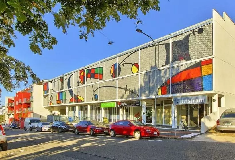 Отель The Miro Apartments