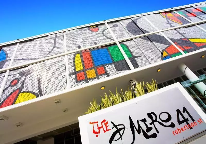 Отель The Miro Apartments