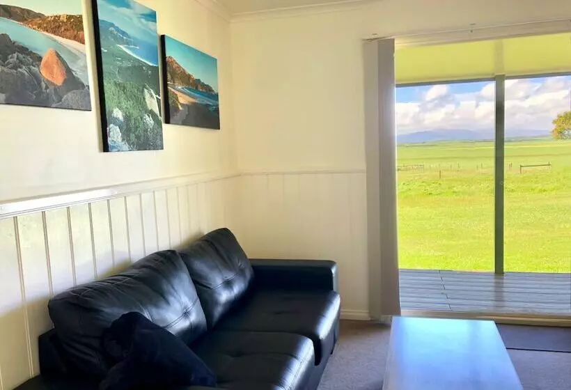 Отель Promhills Cabins