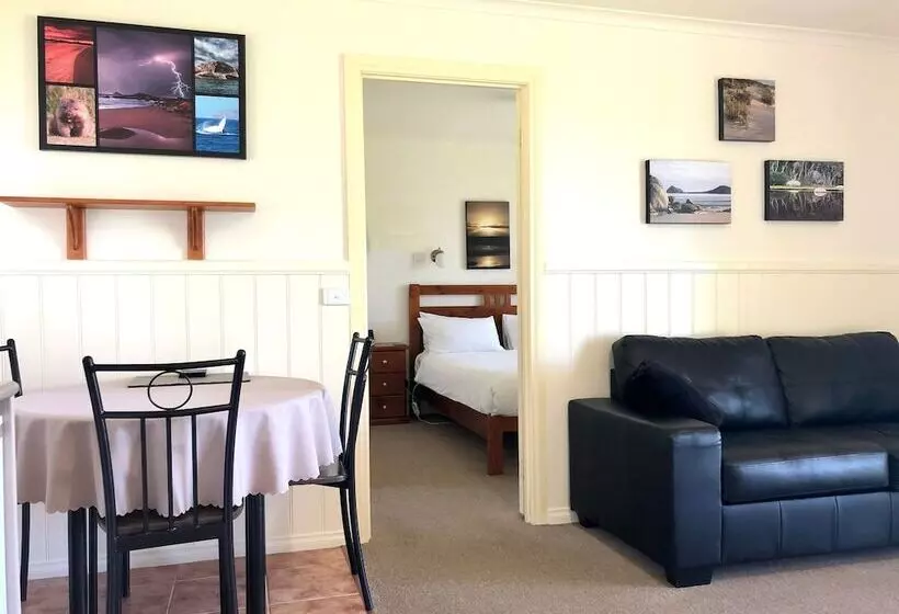 Отель Promhills Cabins