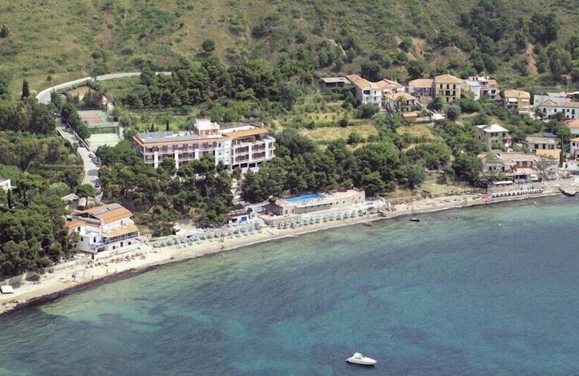 فندق Punta Licosa